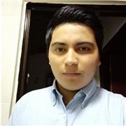 Profesor imparte clases de física básica, matemáticas y geometría a niños de cualquier edad